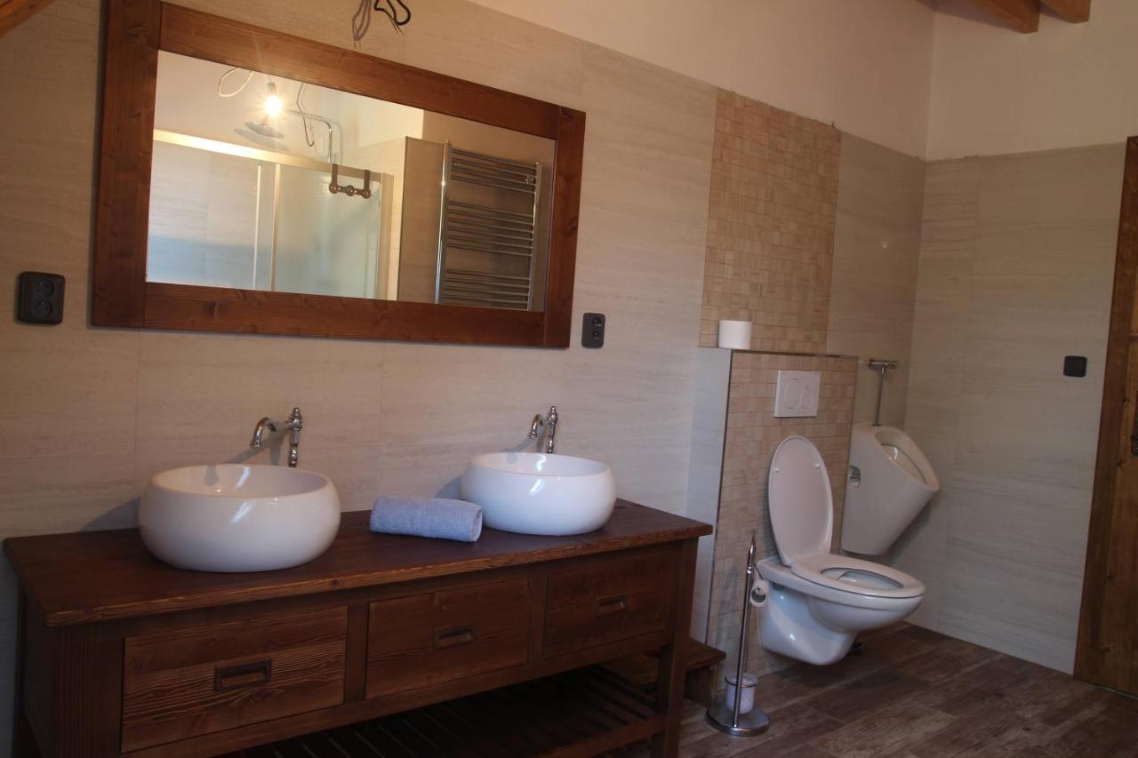 Roubenka U Zvonicky Villa Cejle Bagian luar foto